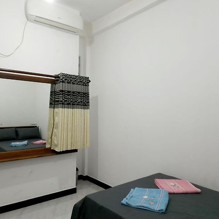 Black Rose Guest Gampaha Exterior foto